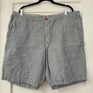Tommy Bahama 100% linen shorts. Size 42
